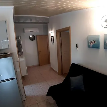 Appartement By The Sea Mandre - Pag - 4093 *