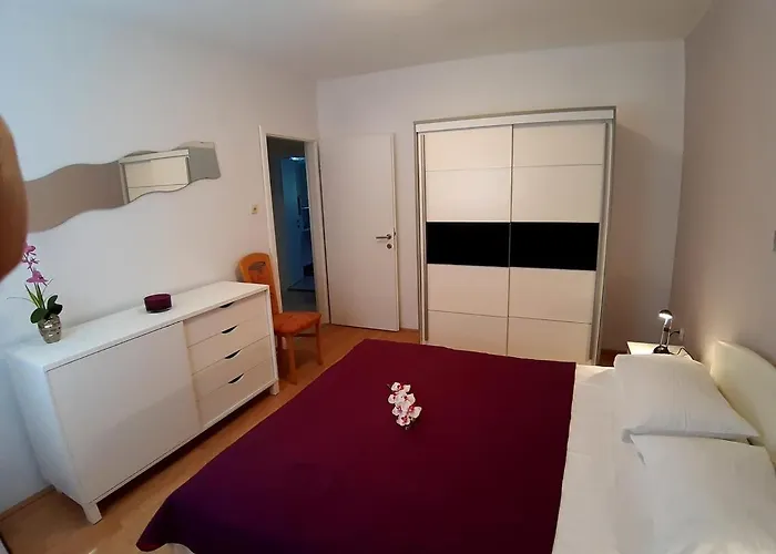 By The Sea Mandre - Pag - 4093 *