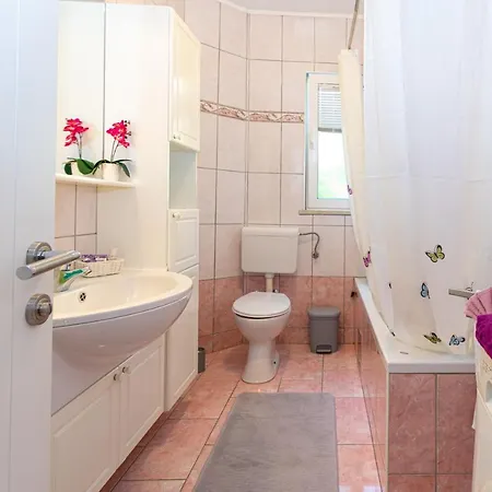 Appartement By The Sea Mandre, Pag - 4093 *